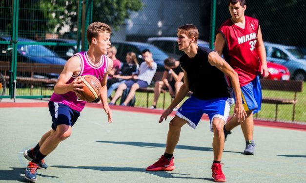 W CKZiU nr 1 rywalizowali w rozgrywkach streetballa